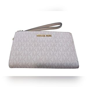 Michael Kors Adele Logo Smartphone Wallet, New With Out Tags.